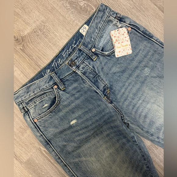 NWT Free People Lived in Blue Denim Pioneer Slim High Waisted Jeans size 29/8 - Picture 2 of 5